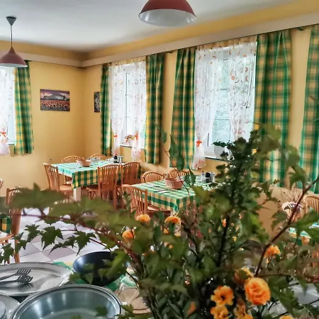 Konukevi Penzion Pastviny