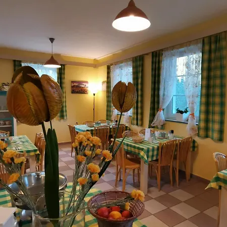 Konukevi Penzion Pastviny 3*